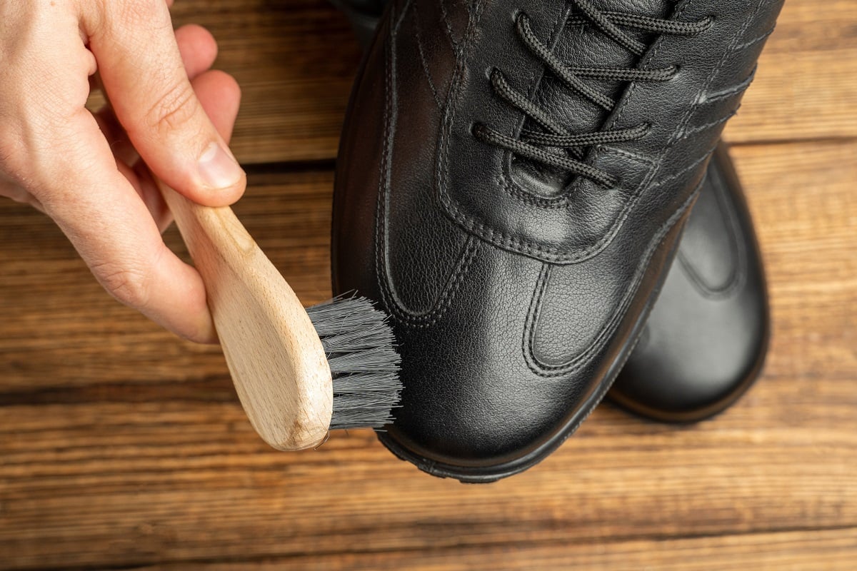 A Guide for Restaurant Staff: How to Clean Work Shoes