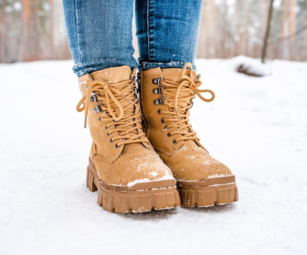 Should Winter Boots Be a Size Bigger? | BootWorld â Boot World