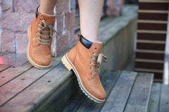 The Difference Between Men's and Women's Work Shoes