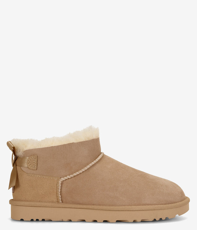 UGG Ultra Mini Bailey Bow - Sand