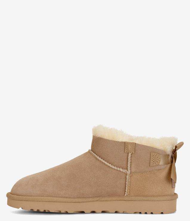 UGG Ultra Mini Bailey Bow - Sand