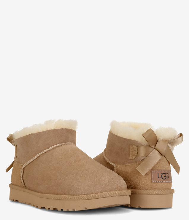 UGG Ultra Mini Bailey Bow - Sand