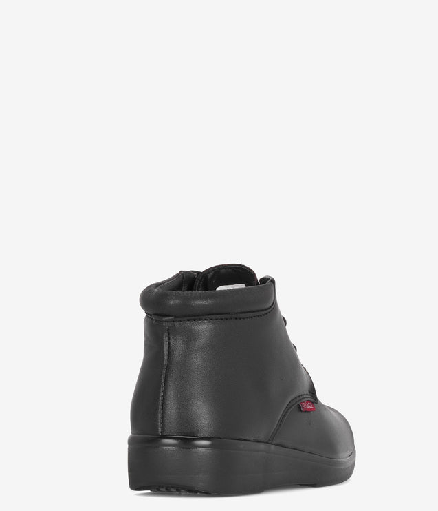 Vegace Chukka Slip Resistant Boot - Black